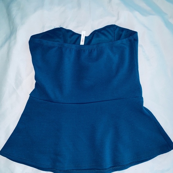 Blue lace strapless top with metal belt - Picture 2 of 2